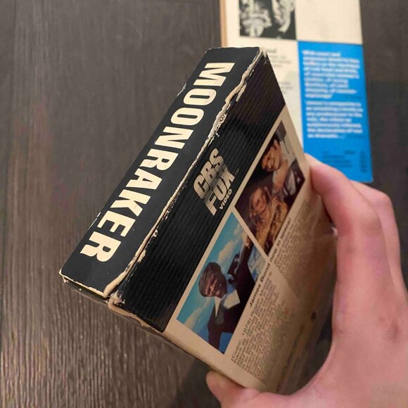 vintage Ian Fleming James Bond Moonraker VHS + paperback bundle - Picture 3 of 10